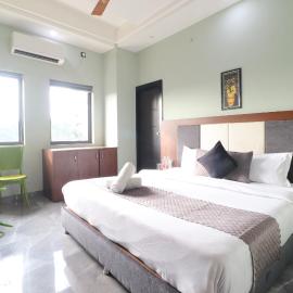ISBT Dehradun Hotel Dhomage, Hotel in Mājra