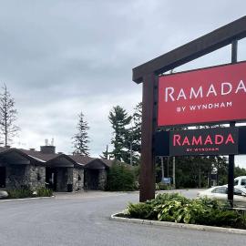 Ramada by Wyndham Ottawa On The Rideau, hotel sa Ottawa