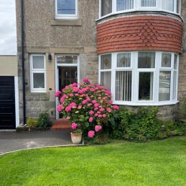 Kelvinside, Seahouses, 2 minute walk into village