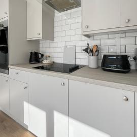 Amaya One -3 bedroom townhouse - with garden - close to town centre - sleeps 7 - Free Gym Access