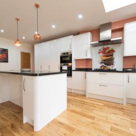 4 Bed house Parking 5 mins Sidcup Station - Pass the Keys, хотел в Сидкъп