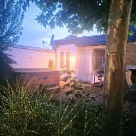Bungalow, Uneinsehbar, 8 Personen maximal, 3 Personen oben, 5 unten, hotel en Eschborn