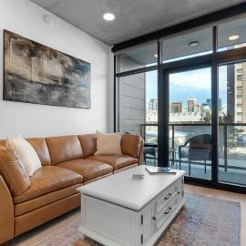 Best Amenities Pool Htub Gym Pking Downtown Views