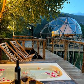 Glamping EmeralD, hotel a Kazbegi