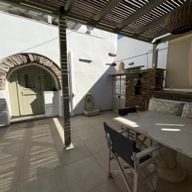 Serenity Living Platia, Tinos, hotell sihtkohas Platiá