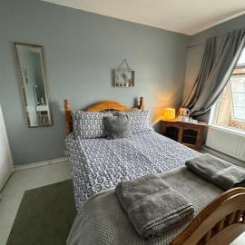 House near to CastleCourt shopping