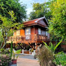 Moon & Shama - Vegan Homestay, hotel in Phumĭ Bântéay Srei