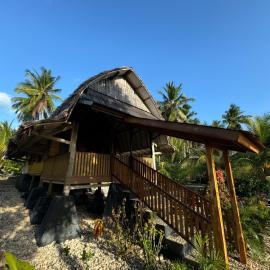 Sunari Beach Resort 2, hotel in Padang