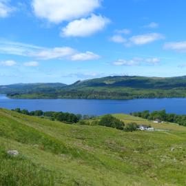 Blarghour Farm Cottages Overlooking Loch Awe, hotel u gradu Ardchonnell