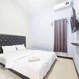 Homestay Sido Joyo near Sunrise Mall Mitra RedDoorz – hotel w mieście Mojokerto