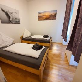 Zentrales Apartment mit Küche & WLAN, Perfekt für Paare & Geschäftsreisende