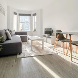 Wellington Road Apartment 1, hotel in Southtown