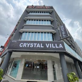 Hotel Crystal Villa, hôtel à Kampong Batu Enam