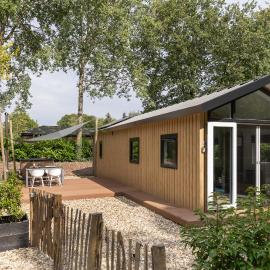 Schitterend 4 persoons Tinyhouse met HOTTUB aan de bossen in Putten 4-16, hotell sihtkohas Putten