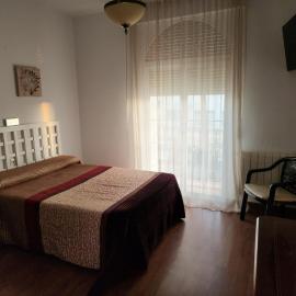 Hotel Frijon – hotel w mieście Aceuchal