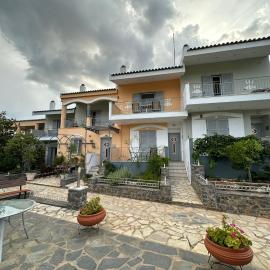 Antonia's Apartments, hotel a Yimnón