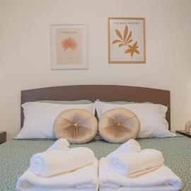 ApartExperience Nel cuore di Bra Comfort con Parcheggio privato, hotel Brában