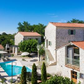 Villa Stanza Campitelli for up to 21 people in Central Istria with private pool and pet friendly