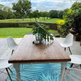 Lovely Family Home in Pecanwood Golf Estate, hotel in Kosmos
