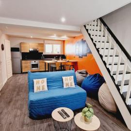 Maison, 4 à 6 pers, clim, parking privé, 2 chambres, hotel in Agen
