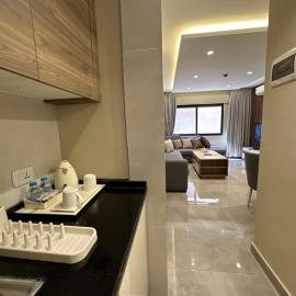 007 AL-NAJEH JRE Apartments For Rent ave – hotel w mieście Umm Uthainah