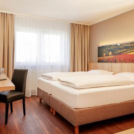H+ Hotel Stuttgart Herrenberg, מלון בהרנברג