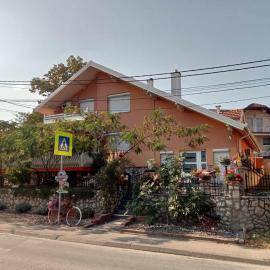 Stara Ruža, Hotel in Gračanica