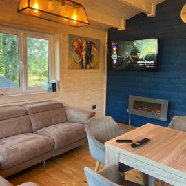West Wicklow 5 person Cabin โรงแรมในBaltinglass