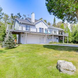 Beach Access on Lake Michigan: Sturgeon Bay Home