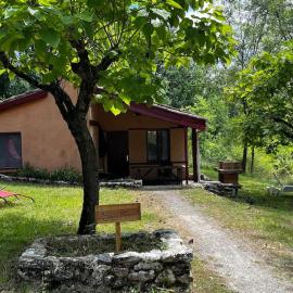 Gîte 6 personnes dans un écrin de verdure avec vue