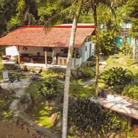 Pousada Sobre A Rocha, hotel in Praia de Araçatiba