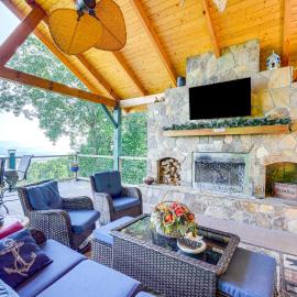 Hiawassee Home w/ Fire Pit & Furnished Deck!