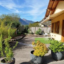Maison entre lac et montagnes