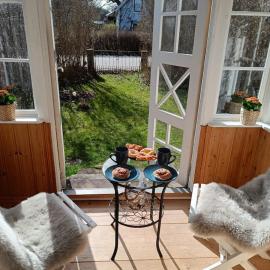 Cozy Garden Cottage, Hotel in Broakulla