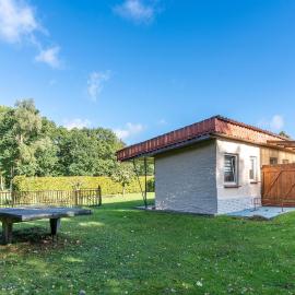 kleines Ferienhaus nur 5 Auto-min von Binz, hotelli kohteessa Lubkow