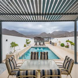 Deal of the Week 4BR with Pool, Sea & Mountain Views by Deluxe Holiday Homes, hotel a Sharm