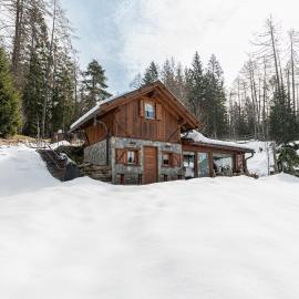 Cain Comfort Chalet, מלון בפונדו