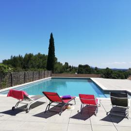 Les Garrigues de la Vallée des Baux, hotel v destinácii Paradou