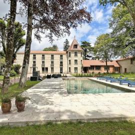 Gîte du manoir des perrières, hotell sihtkohas Rochechouart
