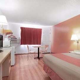 Motel 6-Colby, KS、コルビーのホテル