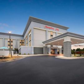 Hampton Inn Florence Midtown near University of North Alabama، فندق في فلورنسا
