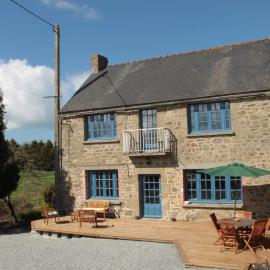 La Petite Ville Aze, hotel in Saint-Coulomb