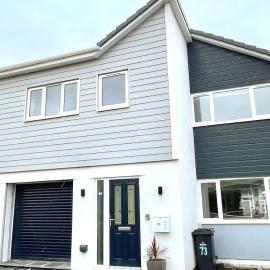 Pet friendly, spacious house, sleeps 6