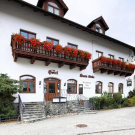 Hotel Stara Skola، فندق في Sloup