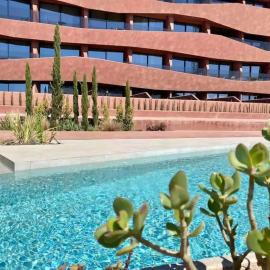 Resort y Piscina junto a la City