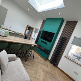 Modern 1BR Apartment - Sleeps 4 - Parking & Pets - Coast Serviced Apartments - Enquire for Trade & Long Stays, hotel in Wick