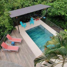CASA TROPICAL-3 bdrm w private pool Close to beach, hotel en Esterillos
