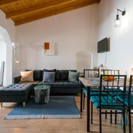 A Charming Village Retreat Casa Kaz, hotelli kohteessa Budens