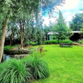 Garden room in green surroundings, sleeps 2