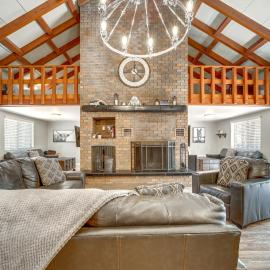 Fire Pit & Grill: Spacious 'Forest Lakes Chalet', Hotel in Forest Lakes Estates